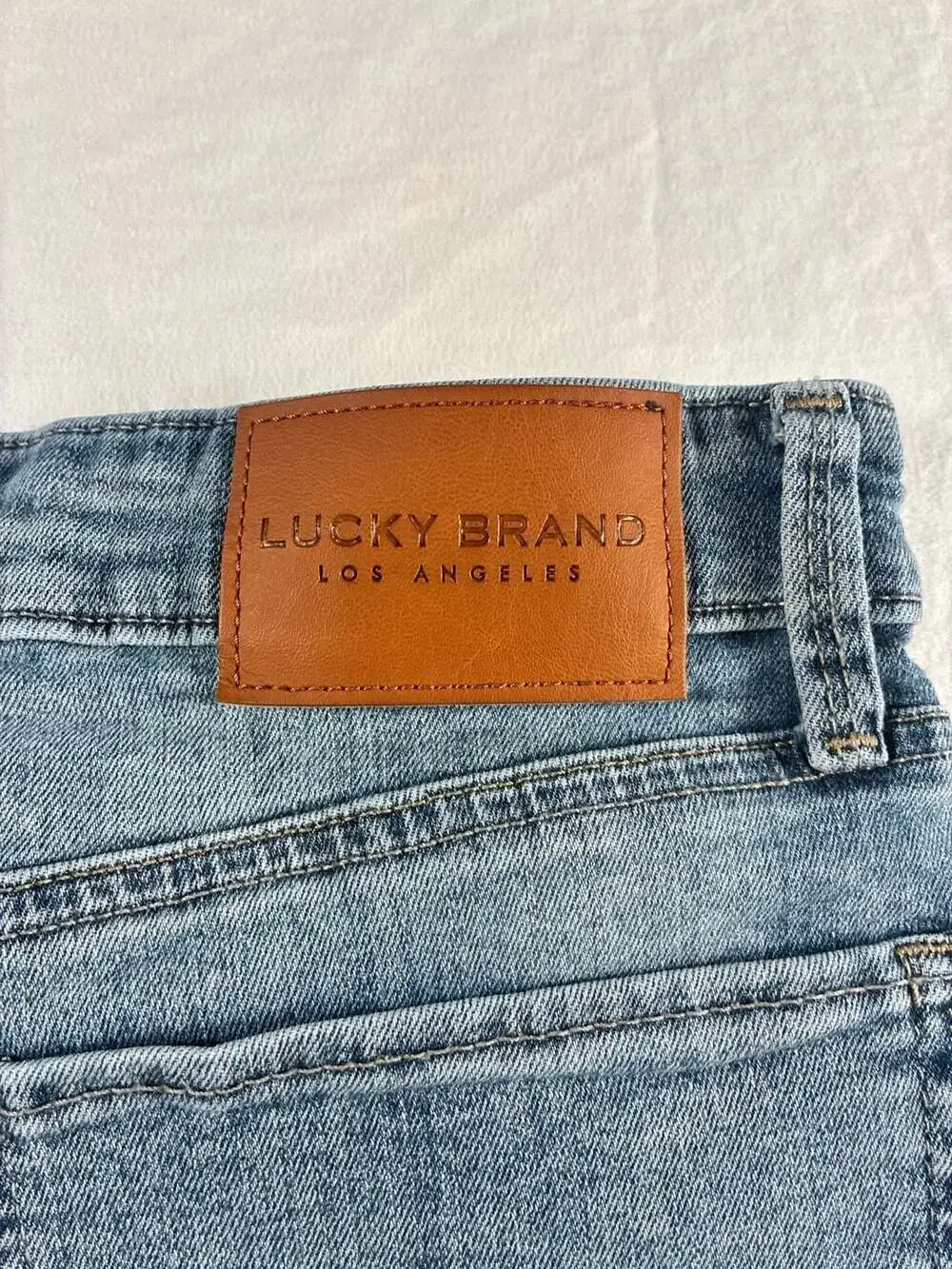 Lucky Brand The Roll Up Denim Shorts Size 8/29 - Picture 6 of 7
